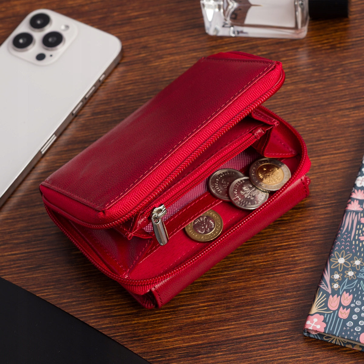 Moteriška odinė piniginė su RFiD apsauga, skirta kortelėms, klasikinė, graži, raudona Beltimore