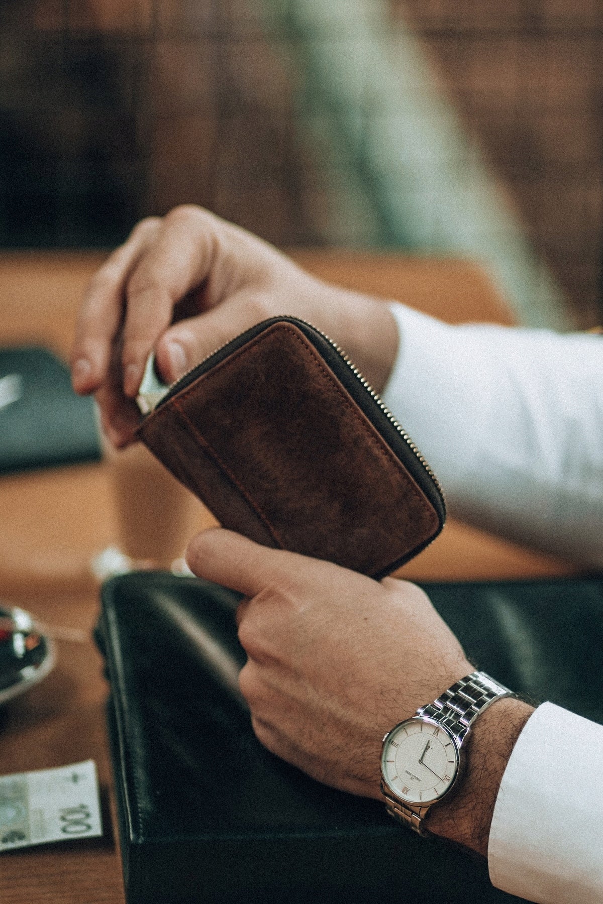 Vyriška odinė piniginė juoda RFiD vertikali didelė užsegama nubukas Beltimore