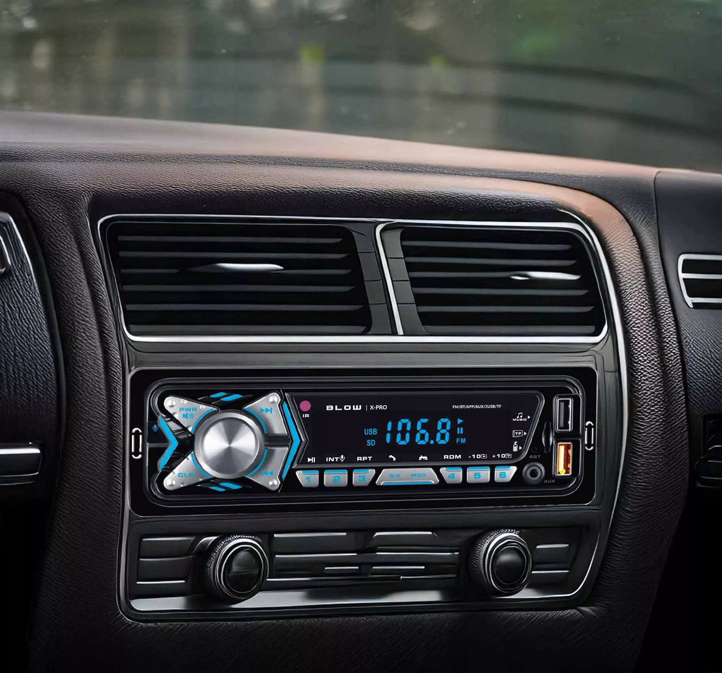 Automobilio radijas su Bluetooth, 1-DIN, USB, AUX, SD, mikrofonas, nuotolinio valdymo pultas, baterija, komplektas