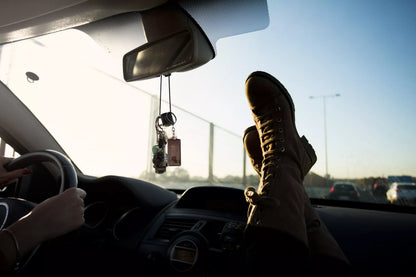 Automobilio radijas su Bluetooth, 1-DIN, USB, AUX, SD, mikrofonas, nuotolinio valdymo pultas, baterija, komplektas