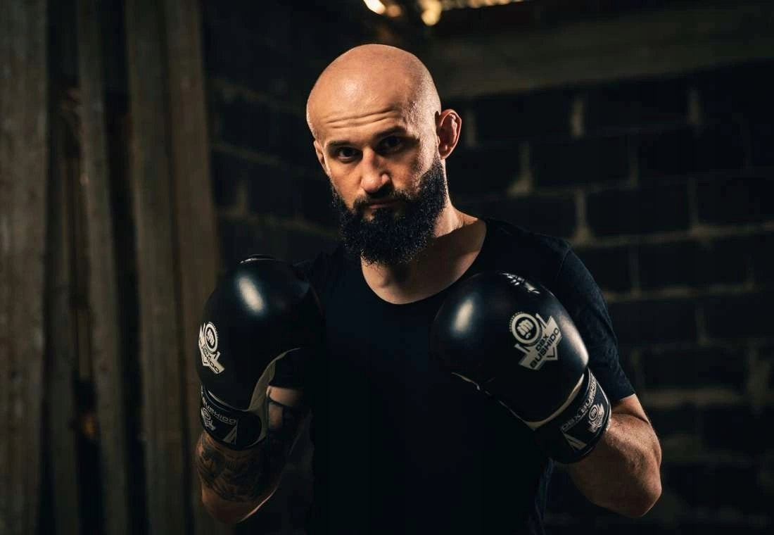 Bokso pirštinės 16oz - Classic White - Origin Series Bokso Pirštinės