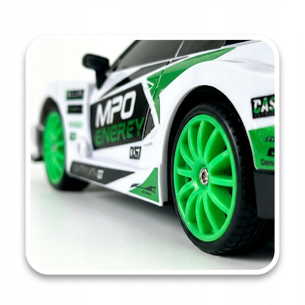 NUOTREBEOVALDOMAS 4X4 AUTOMOBILIS DRIFTUI, LENKTYNININKAS, VALDOMAS PILOTU SU LED RC