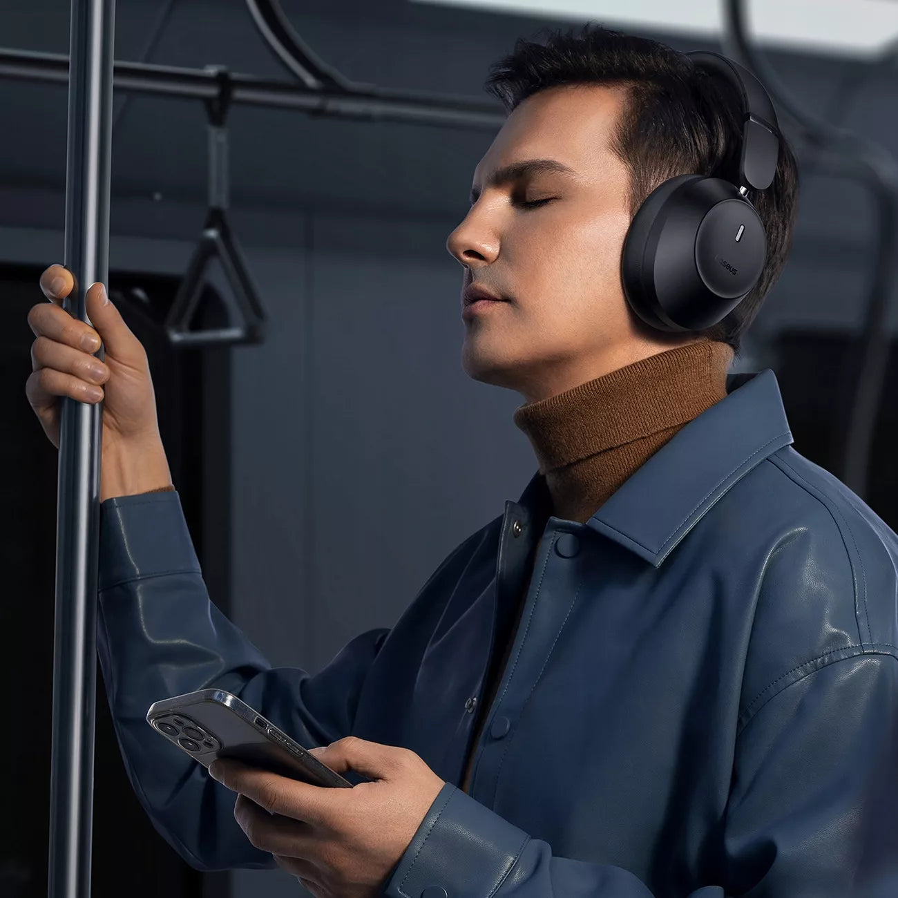 BELIAIDĖS AUSINĖS BASEUS „BLUETOOTH 5.3“ „Bass 30 Max“ AUSINĖS ANT AUSŲ USB-C AUX