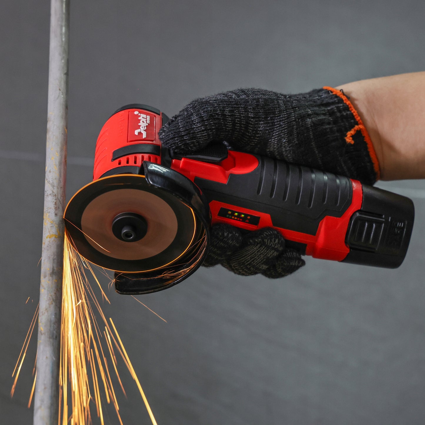 Mini Akumuliatorinis Kampinis Šlifuoklis su Bešepetėline Pavara, 2x Akumuliatoriai, 7x Šlifavimo Diskeliai