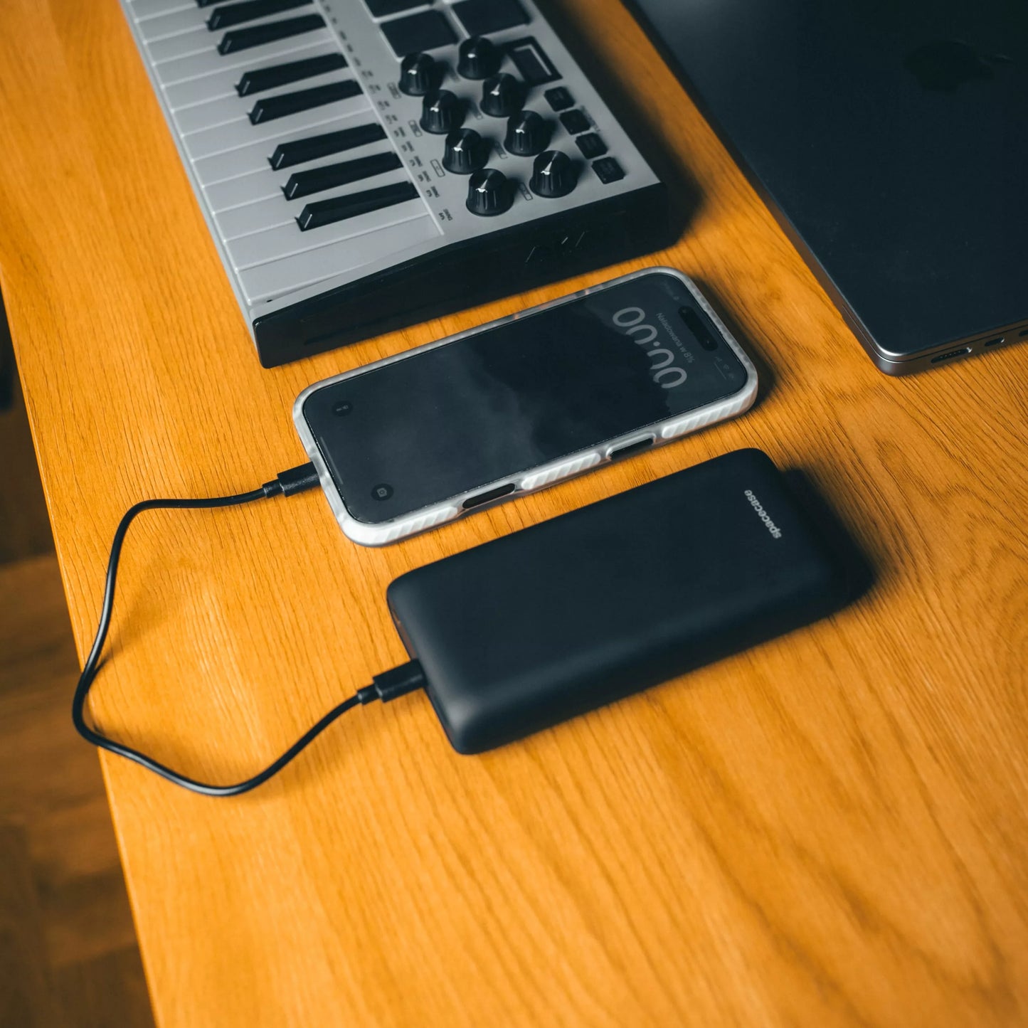 GREITAS POWERBANK 20000 MAH POWER BANK 2X USB USB-C PD 20W QC 3.0 + KABELIS