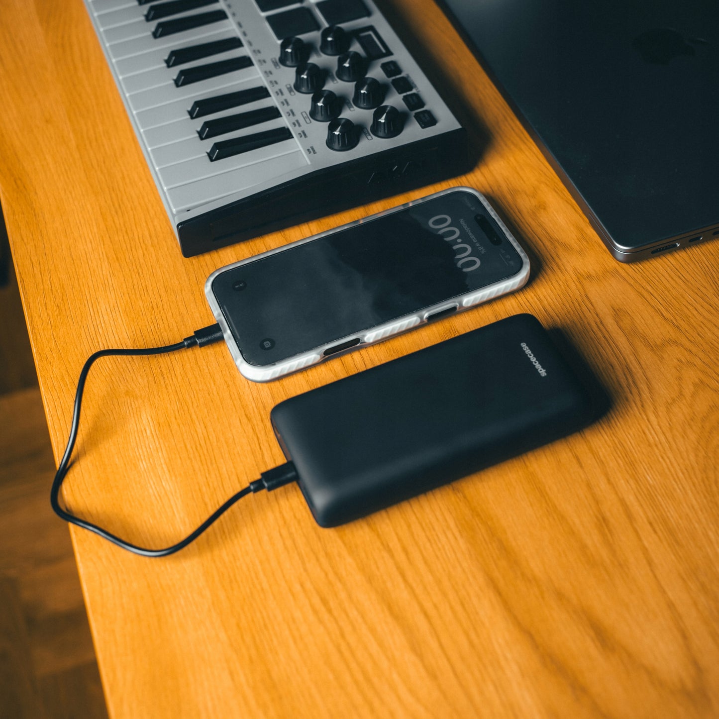 GREITAS POWERBANK 20000 MAH POWER BANK 2X USB USB-C PD 20W QC 3.0 + KABELIS