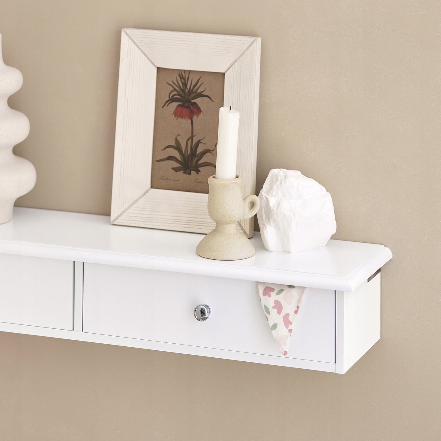 Sobuy Baltas sieninis pakabinamas su 2 stalčiais lentynų stovas svetainei FRG43-W