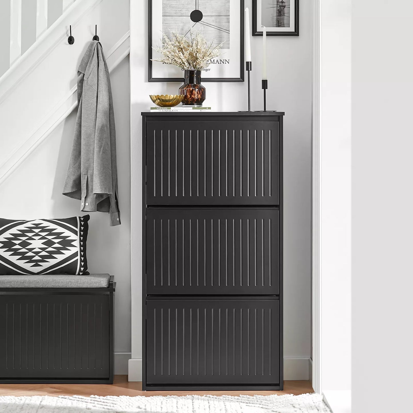 SoBuy Juoda aukšta batų spintelė, 3 atvartai prieškambariui FSR165-H-SCH