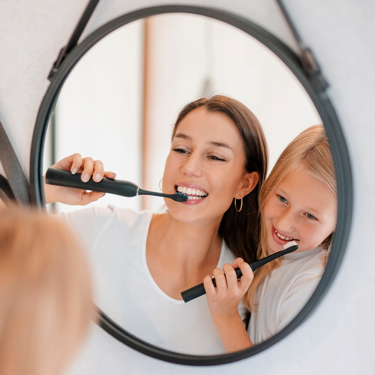 Sonicinis dantų šepetėlis Smiley + Belaidis dantų irigatorius