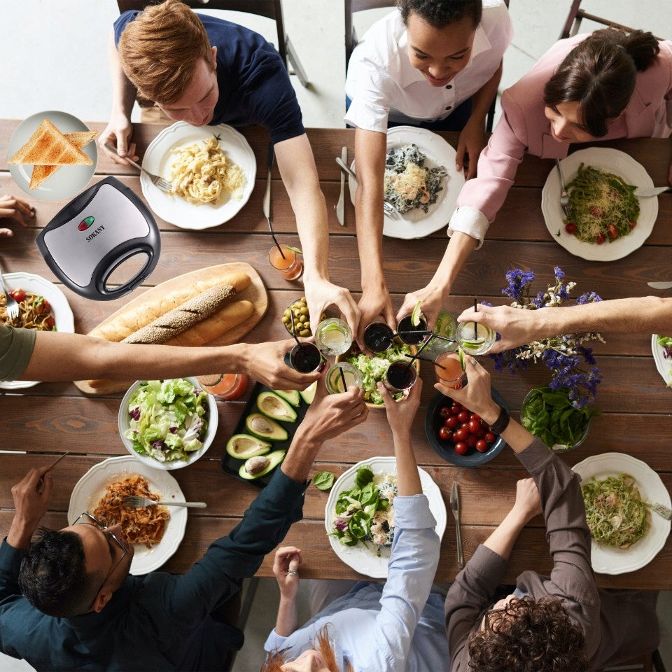 Galingas 750W sumuštinių skrudintuvas, skirtas trikampiams sumuštiniams, saugus