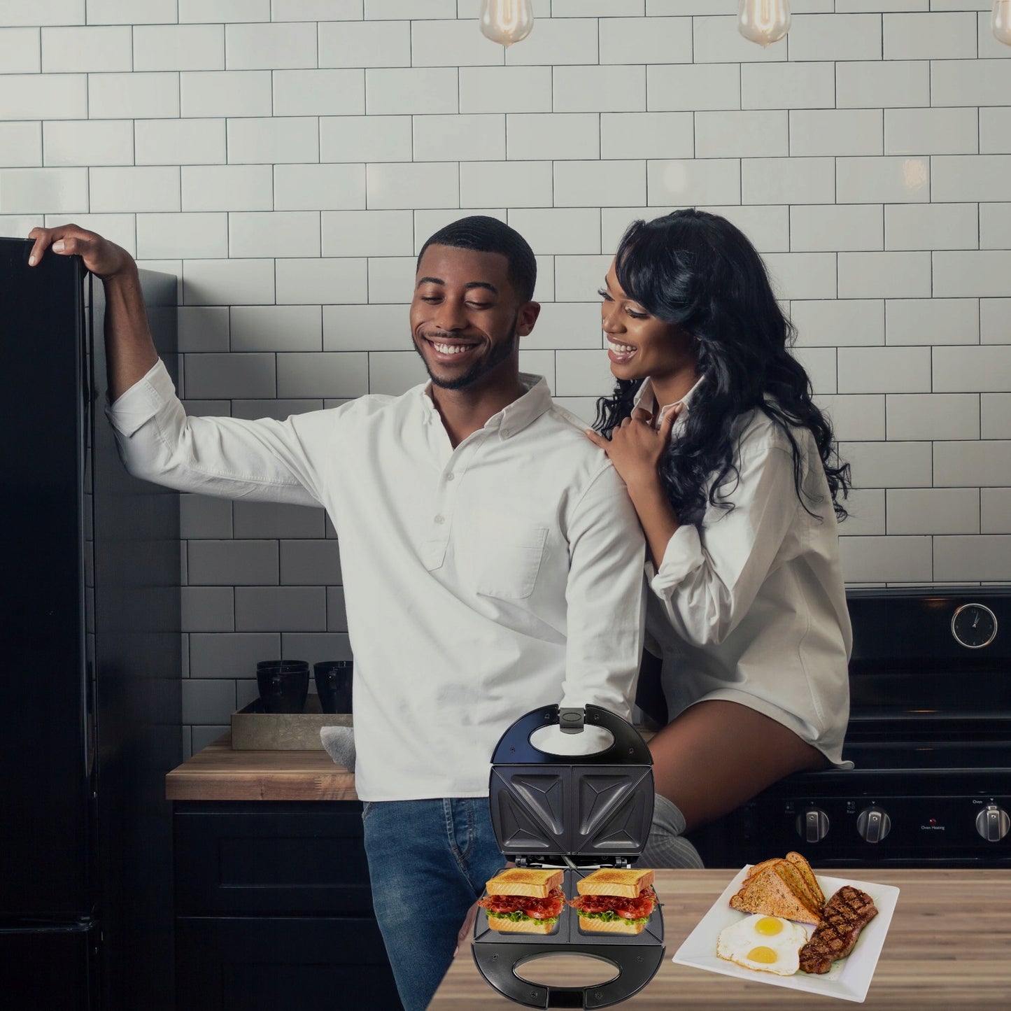 Galingas 750W sumuštinių skrudintuvas, skirtas trikampiams sumuštiniams, saugus