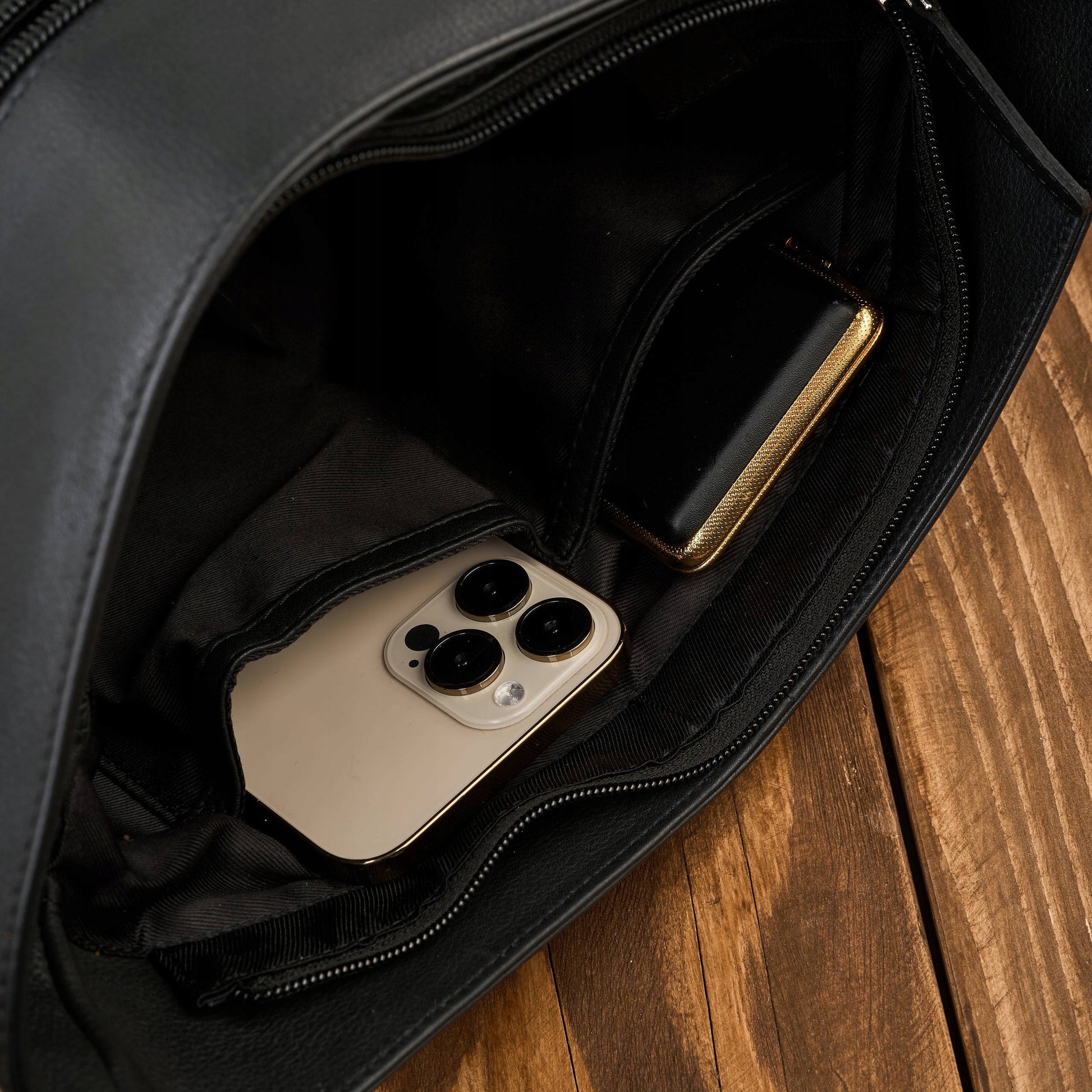 Miesto moteriška odinė rankinė ant peties juoda oda madinga Paolo Peruzzi