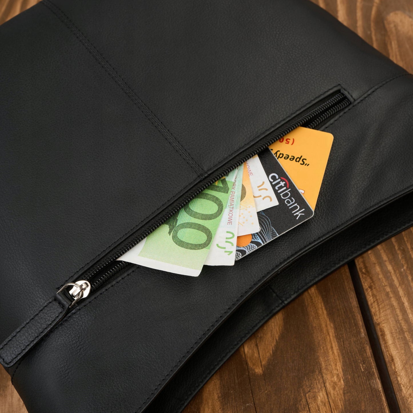 Miesto moteriška odinė rankinė ant peties juoda oda madinga Paolo Peruzzi