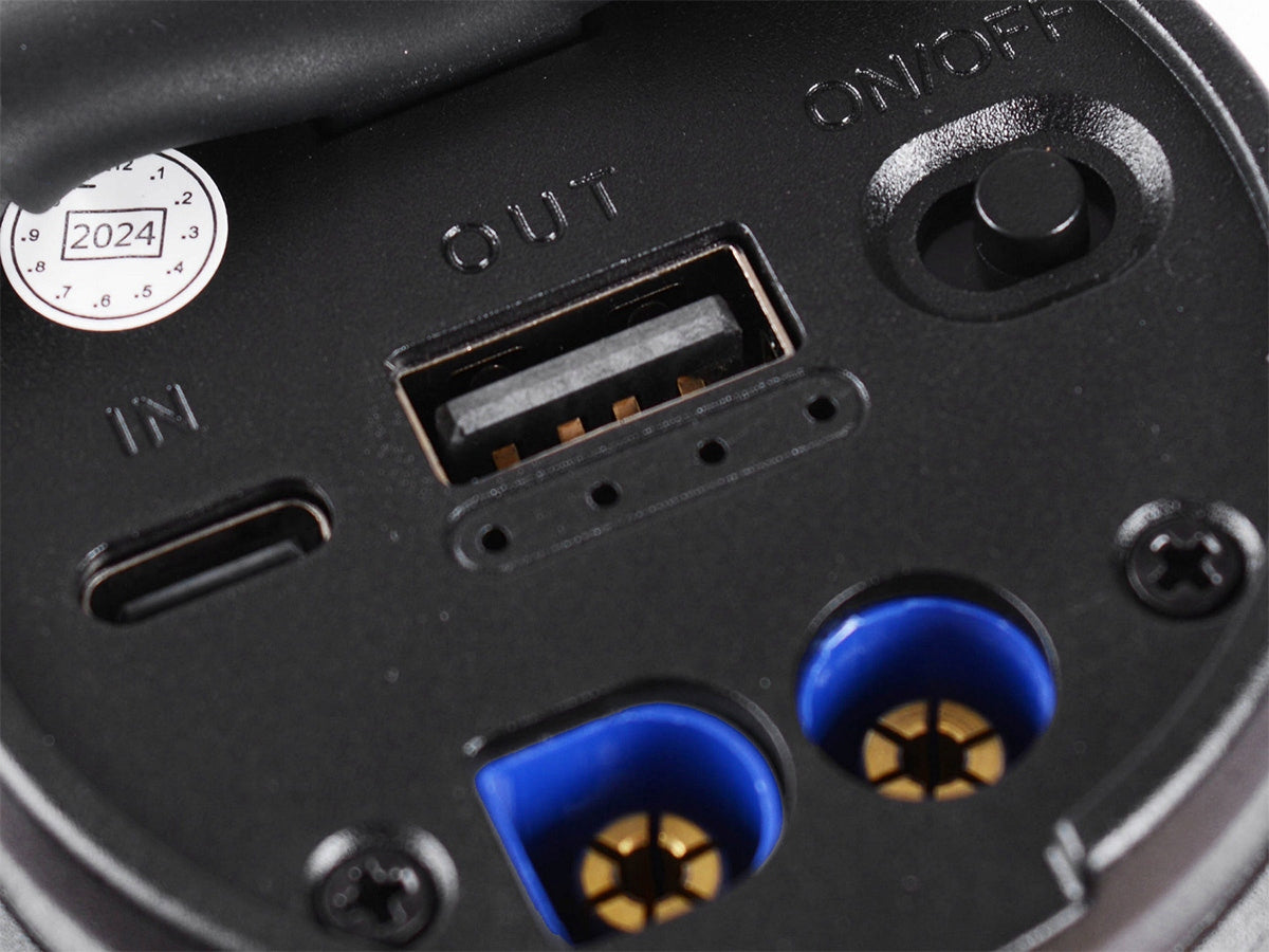 4 IN 1 MONTAVIMO ĮRENGINYS JUMP STARTER POWERBANK PLAKTUVAS XARI JS30