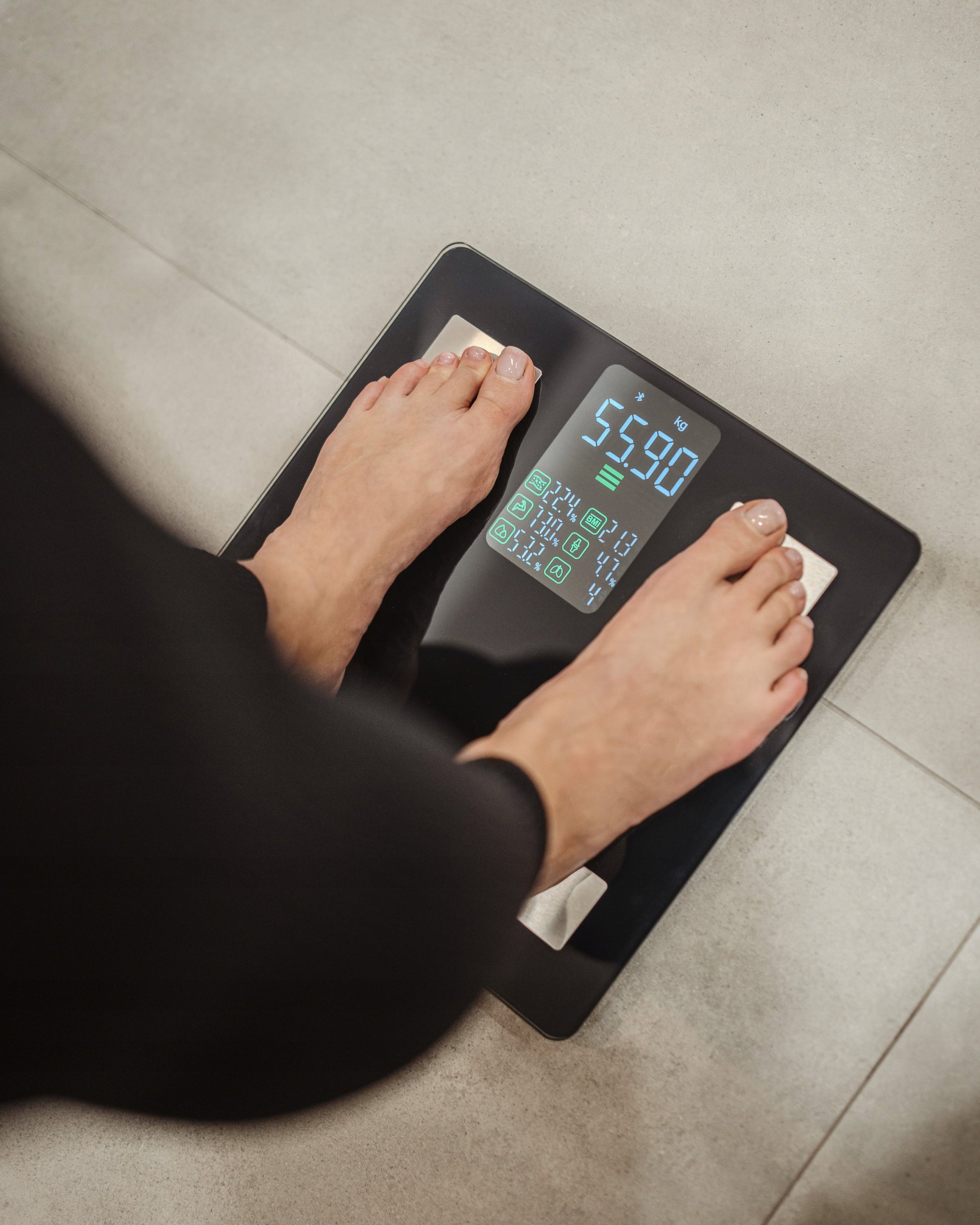 Analitinės vonios svarstyklės 13 parametrų Apple Health, Google Fit, Fitbit