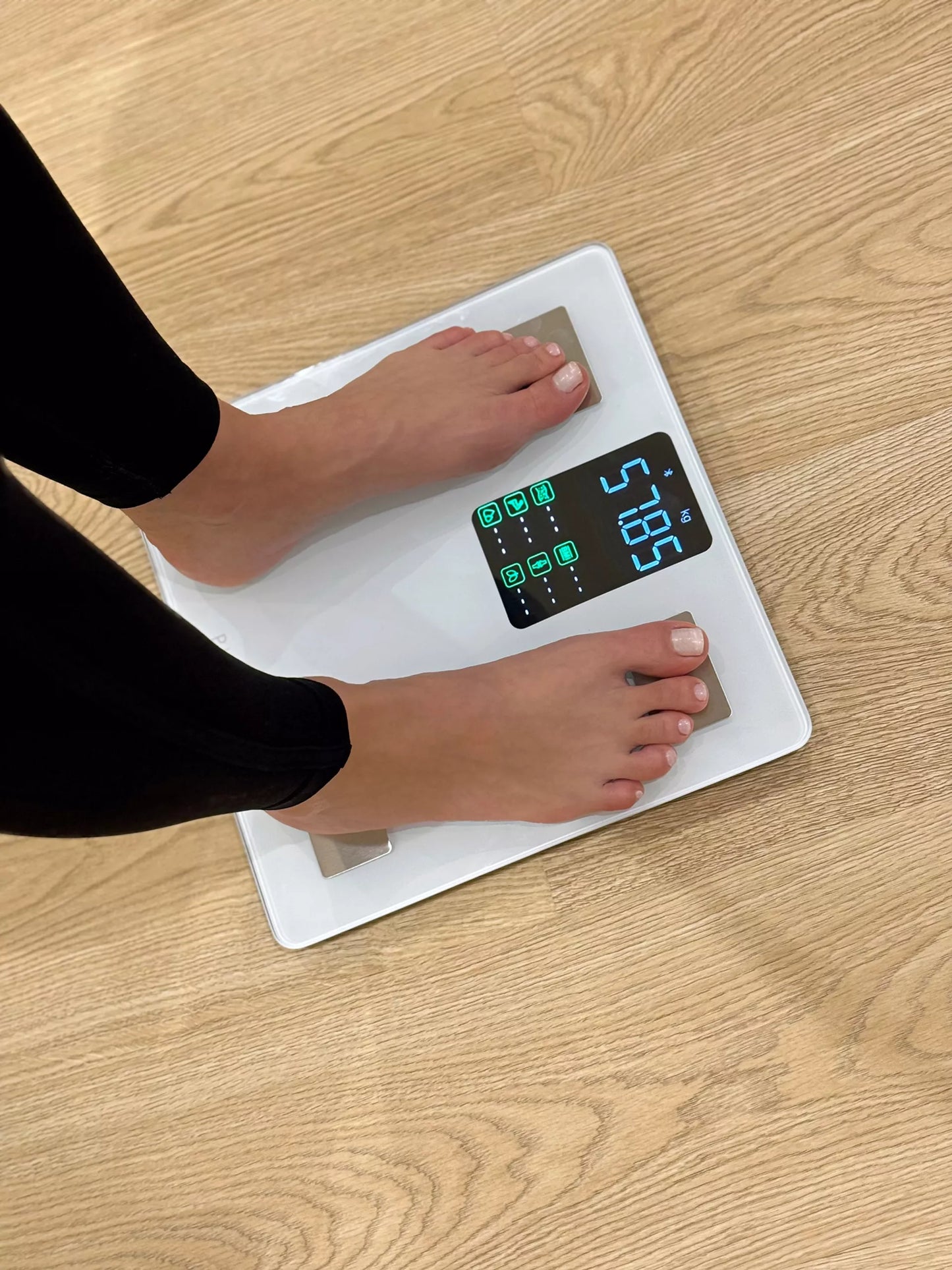 Analitinės vonios svarstyklės, 13 parametrų, Apple Health, Google Fit, Fitbit