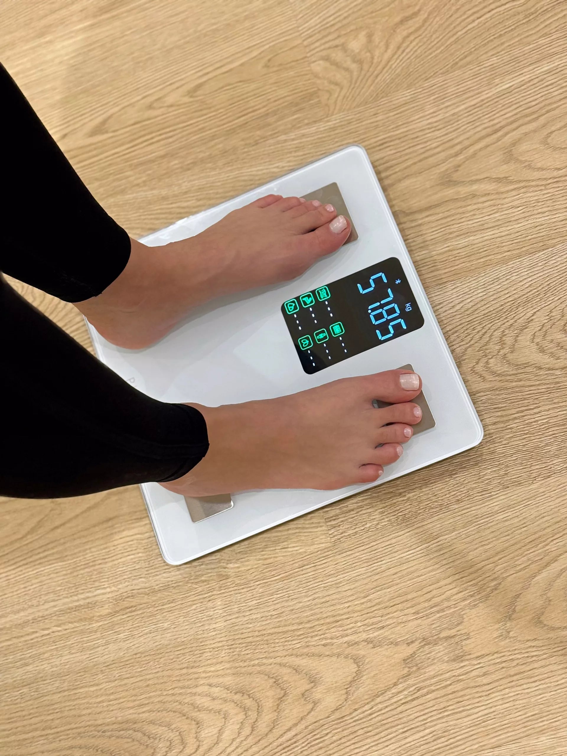 Analitinės vonios svarstyklės, 13 parametrų, Apple Health, Google Fit, Fitbit