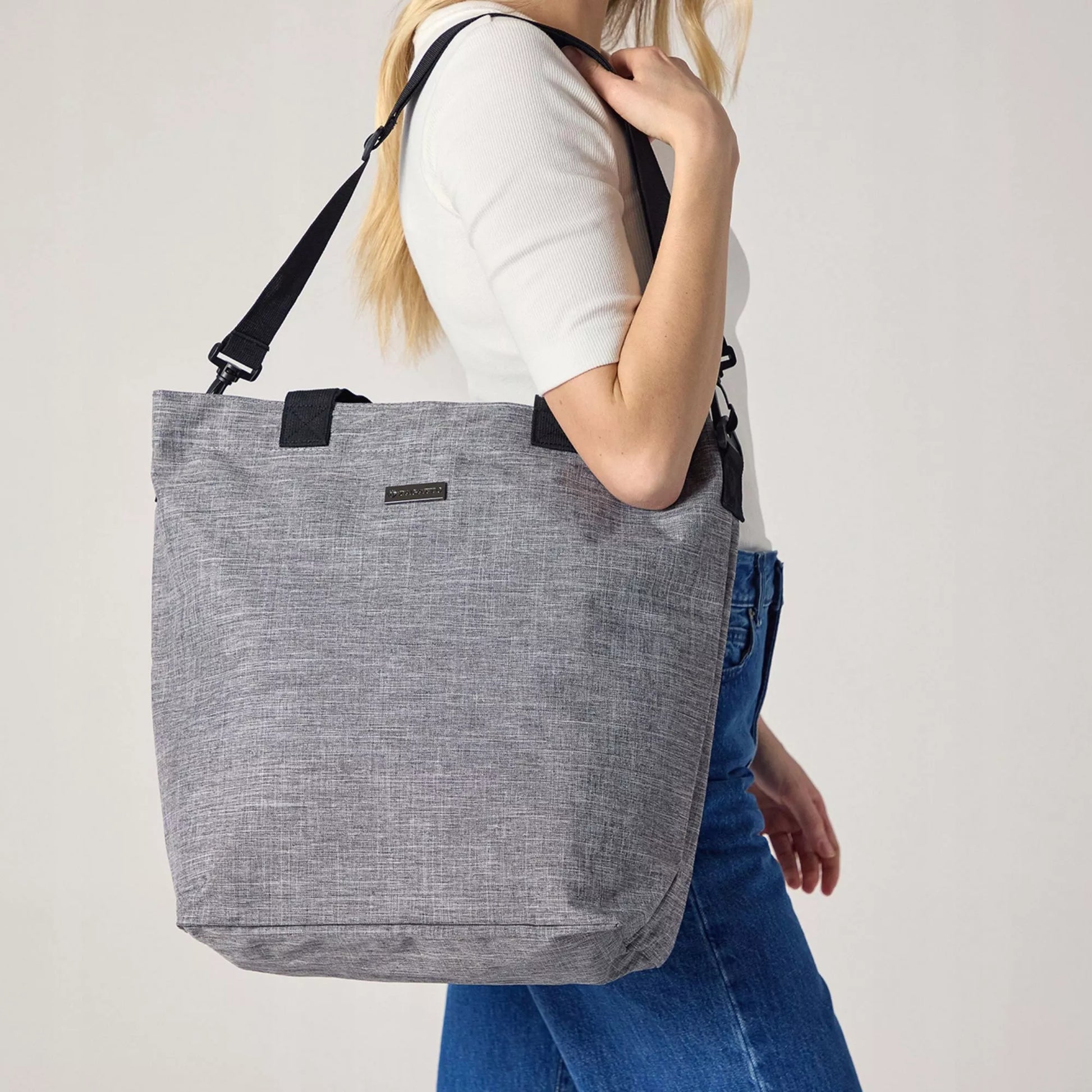 ZAGATTO Moteriška pirkinių rankinė didelė pilka rankinė shopper talpi ant peties