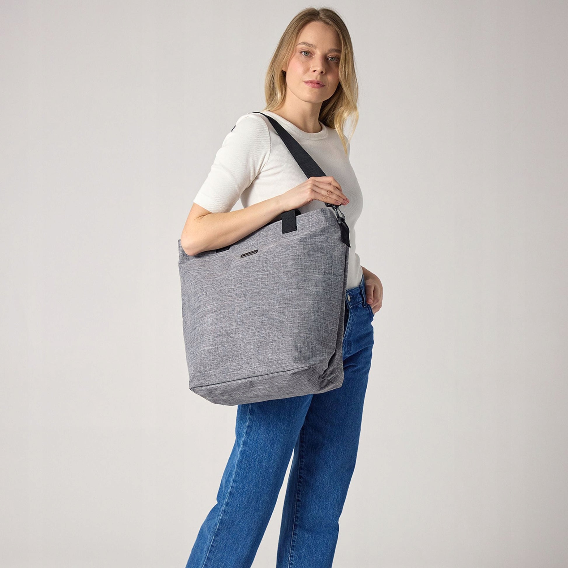 ZAGATTO Moteriška pirkinių rankinė didelė pilka rankinė shopper talpi ant peties