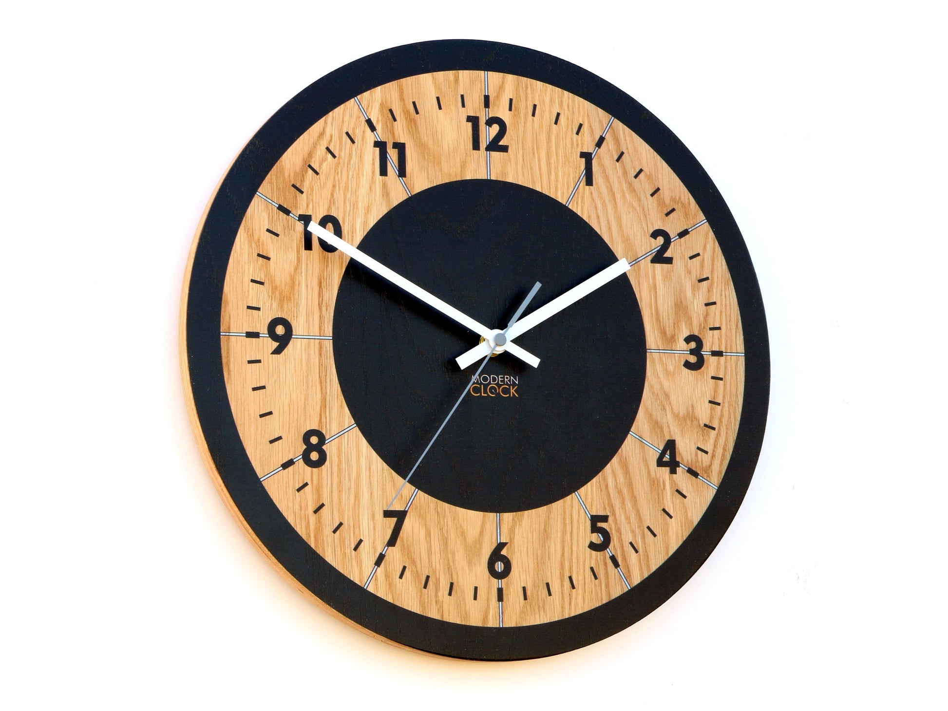 Sieninis laikrodis Medieninis ąžuolinis TOKIO – aiškus dizainas – svetainei