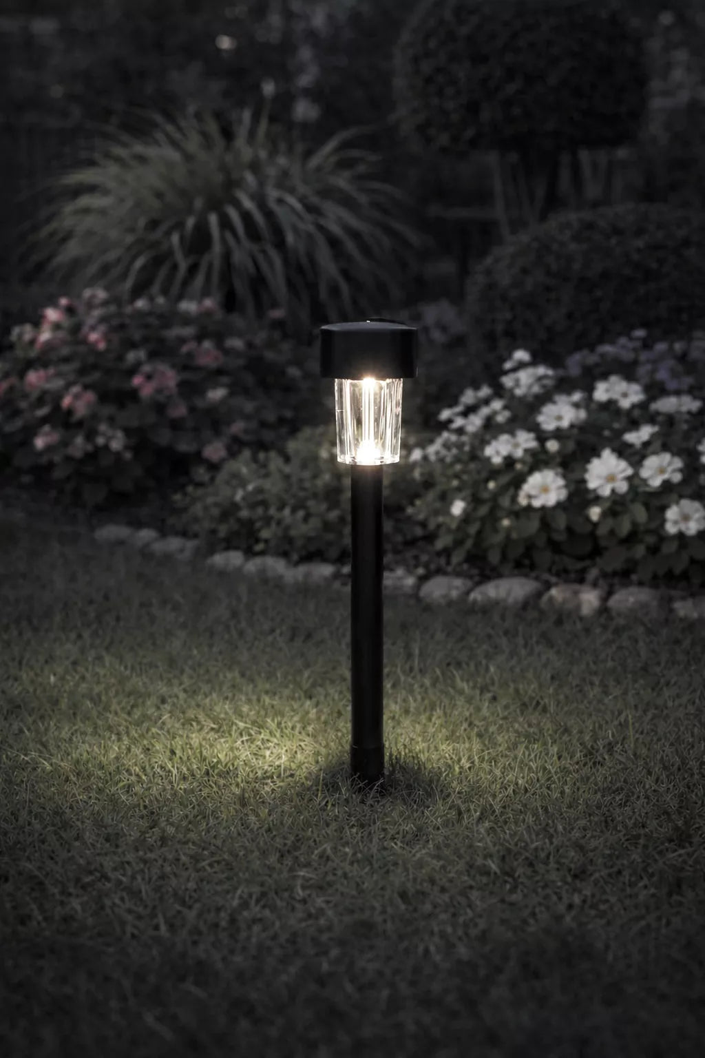 Zestaw solarna lampa wbijana LED czarna lampa ogrodowa z czujnikiem zmierzchu