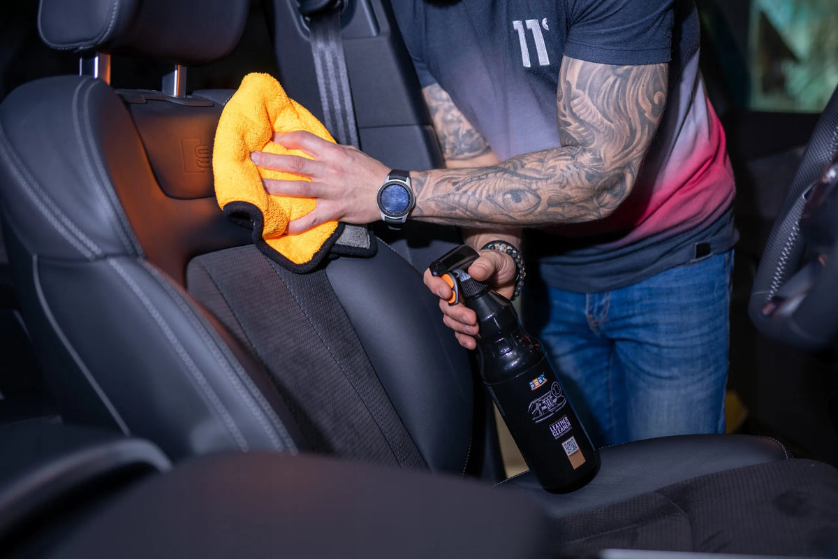 ADBL rinkinys automobilio odiniams apmušalams ir plastikui valyti, 2 × 500 ml