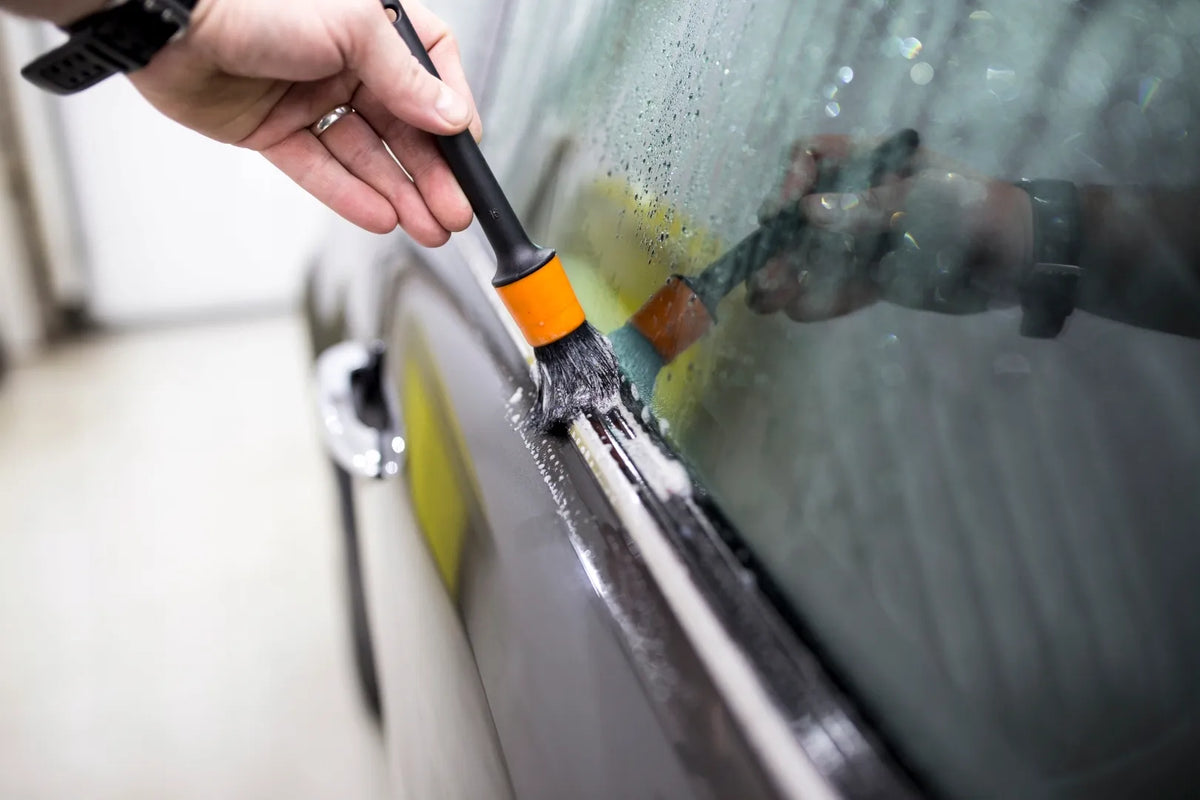 ADBL Round Detailing Brush – 6 šepetėlių rinkinys (2 × 3 dydžių) automobilio sunkiai pasiekiamoms vietoms
