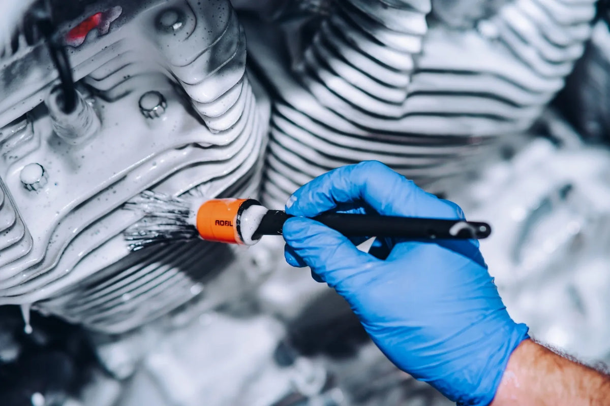 ADBL Round Detailing Brush – 6 šepetėlių rinkinys (2 × 3 dydžių) automobilio sunkiai pasiekiamoms vietoms
