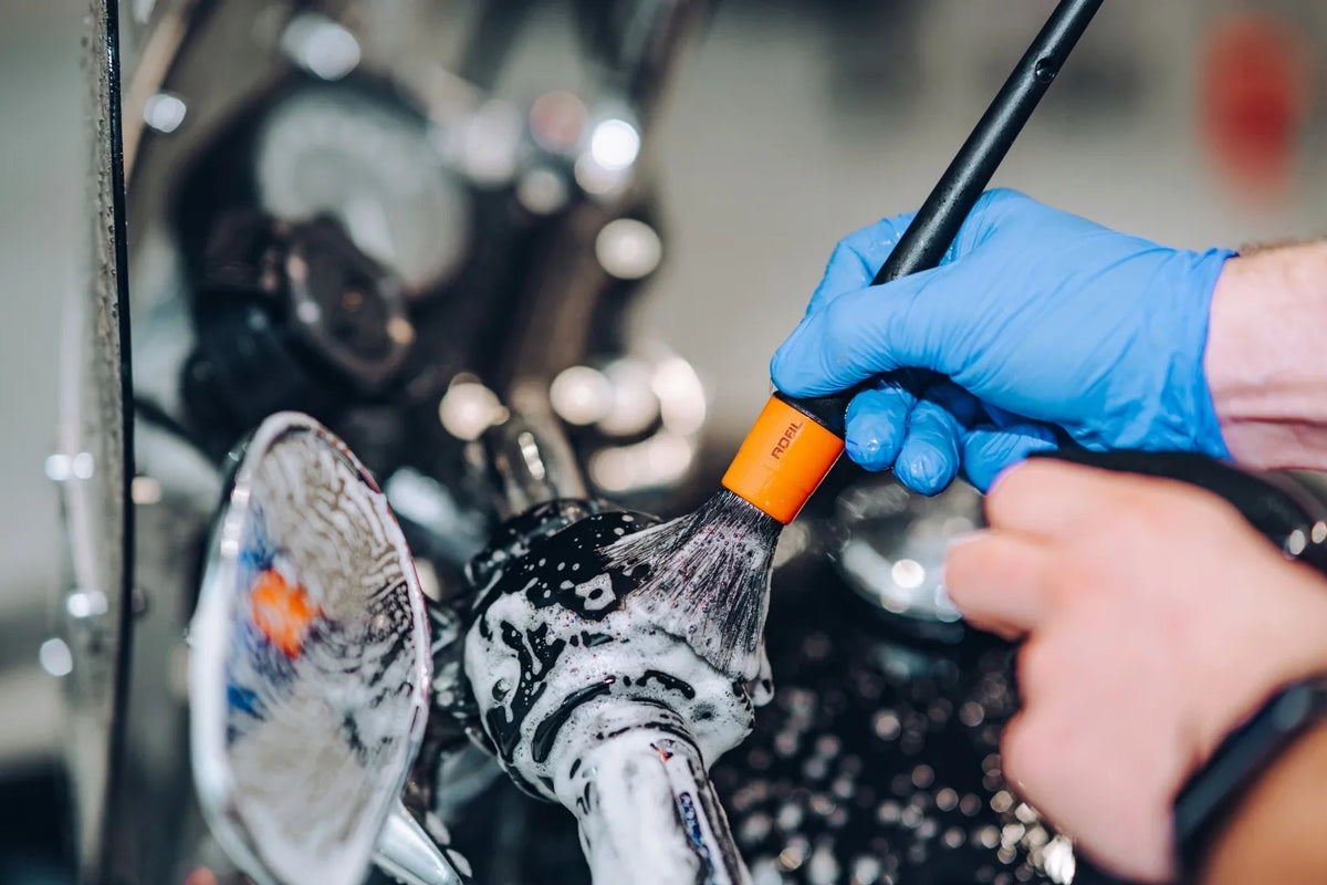 ADBL Round Detailing Brush – 6 šepetėlių rinkinys (2 × 3 dydžių) automobilio sunkiai pasiekiamoms vietoms
