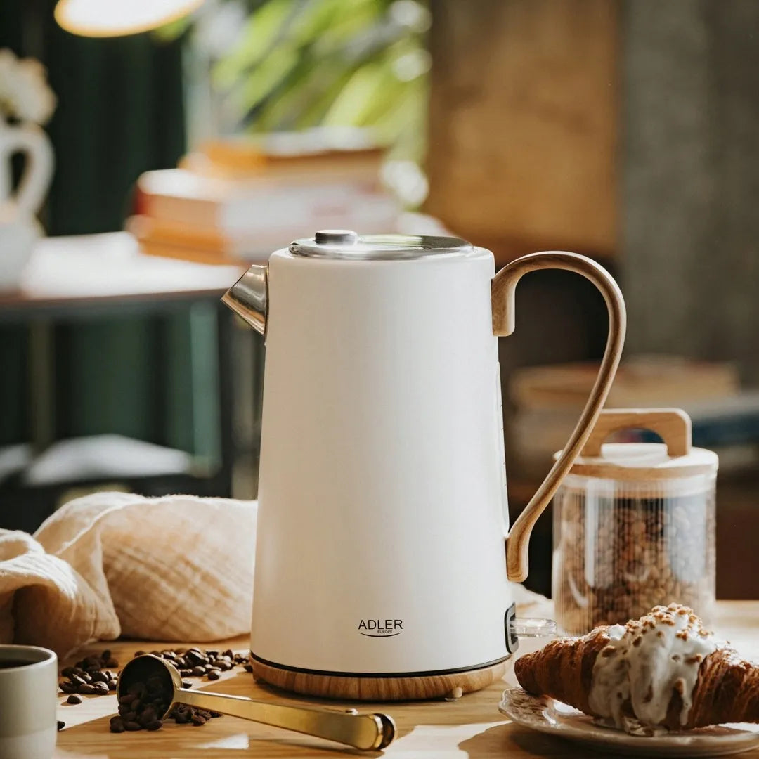 Adler AD1352 elektrinis virdulys, 2200 W, 1,7 l, baltas, metalinis