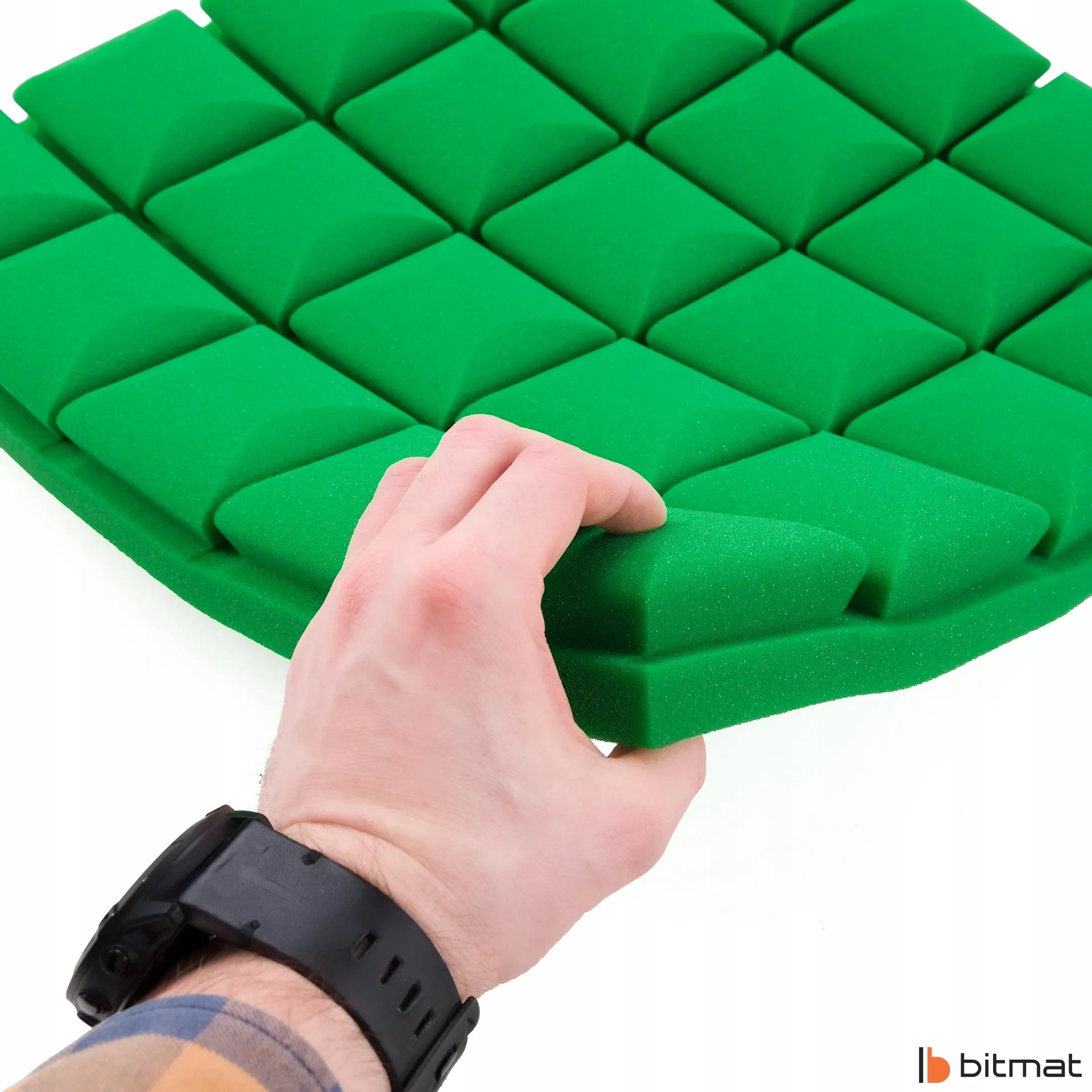 Akustinės putų plokštės luboms ir sienoms – Bitmat 50x50x5 cm