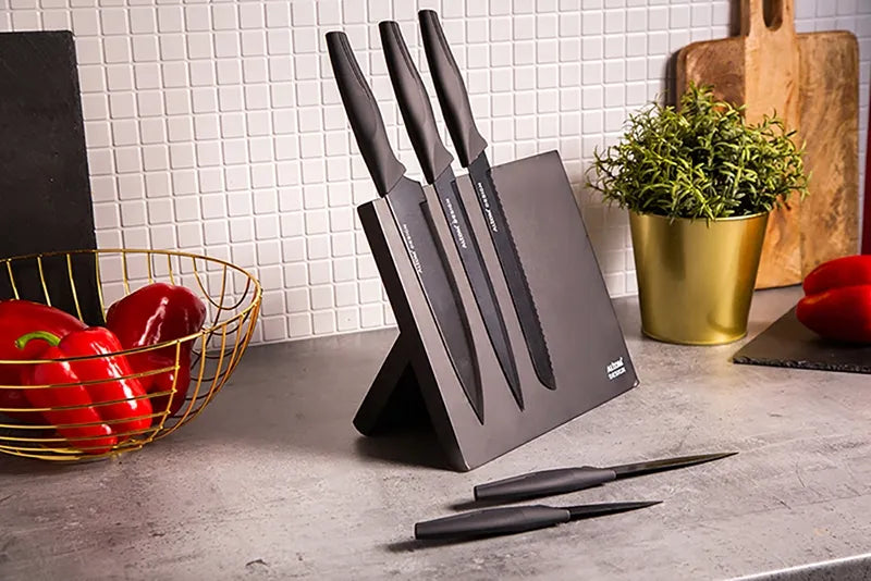 Altom Design 5 dalių virtuvinių peilių rinkinys su juodu magnetiniu stovu