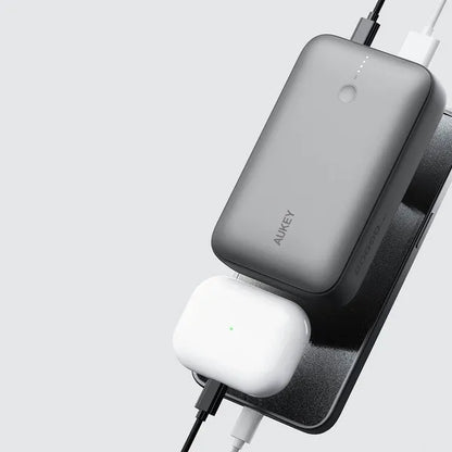 Aukey PB-Y57 Spark Mini išorinis akumuliatorius 20000mAh PD QC 3.0 USB-C 22.5W LED + laidas