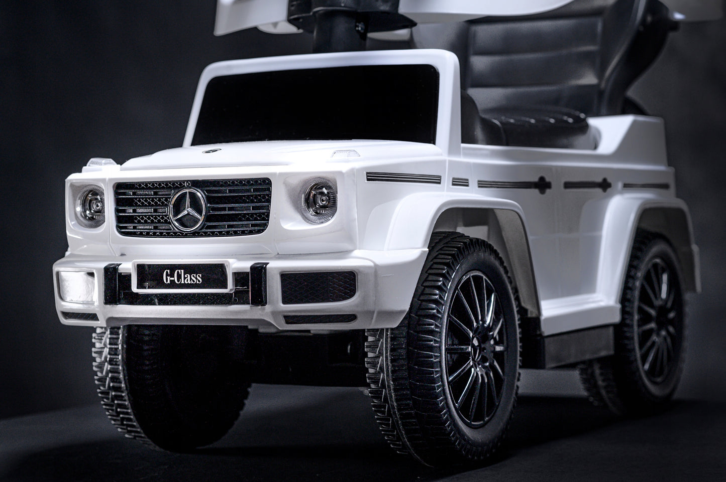 Vaikiškas automobilis stumiamas, automobiliukas MERCEDES su guminiais ratais, odine sėdyne, kaip vaikštynė - puiki dovana