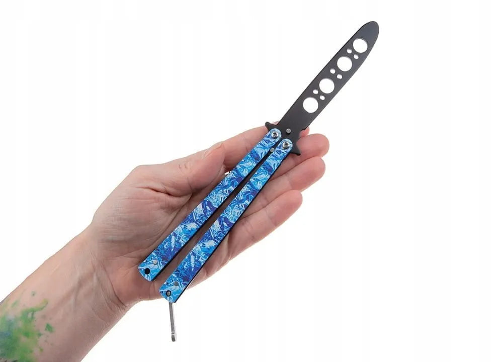Balisong treniruojamas peilis, melsva rankena, juoda buka geležtė
