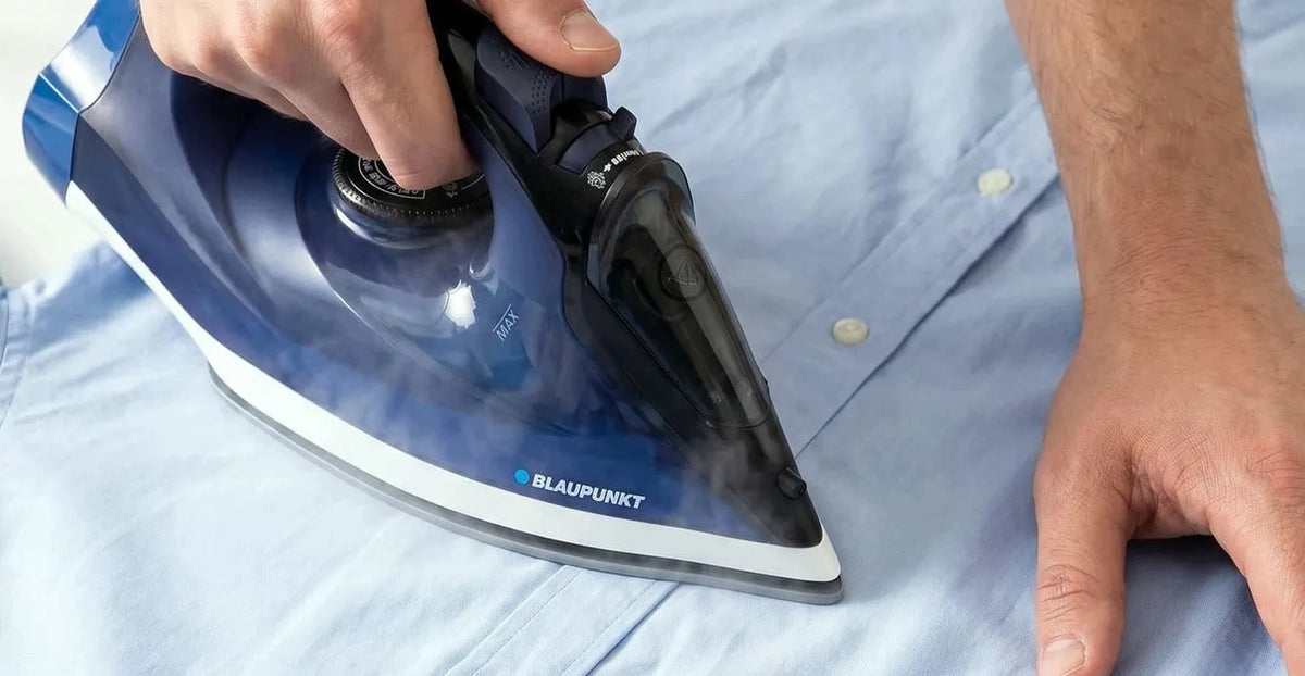 „Blaupunkt“ garinis lygintuvas HSI222, 2200 W, tamsiai mėlynas, su nelimpančiu padu