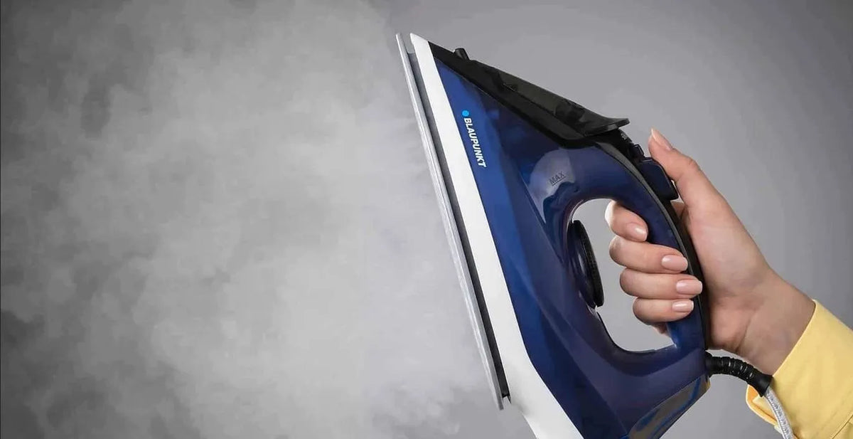 „Blaupunkt“ garinis lygintuvas HSI222, 2200 W, tamsiai mėlynas, su nelimpančiu padu