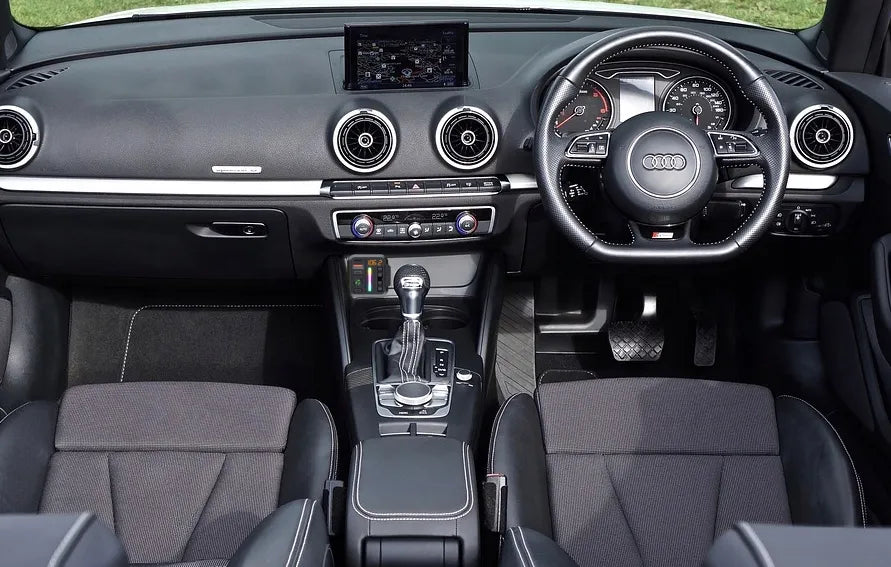 BLOW automobilinis „Bluetooth 5.3“ FM siųstuvas su RGB apšvietimu, „QC 3.0“ ir USB-C PD 20 W įkrovikliu