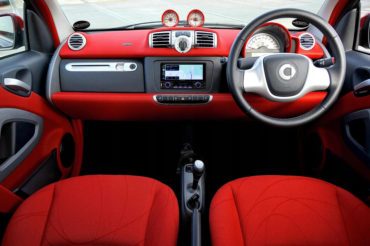 BLOW AVH686B 2-DIN automobilinis grotuvas su 6,86 colio jutikliniu ekranu, USB, „Bluetooth“, CarPlay ir Android Auto