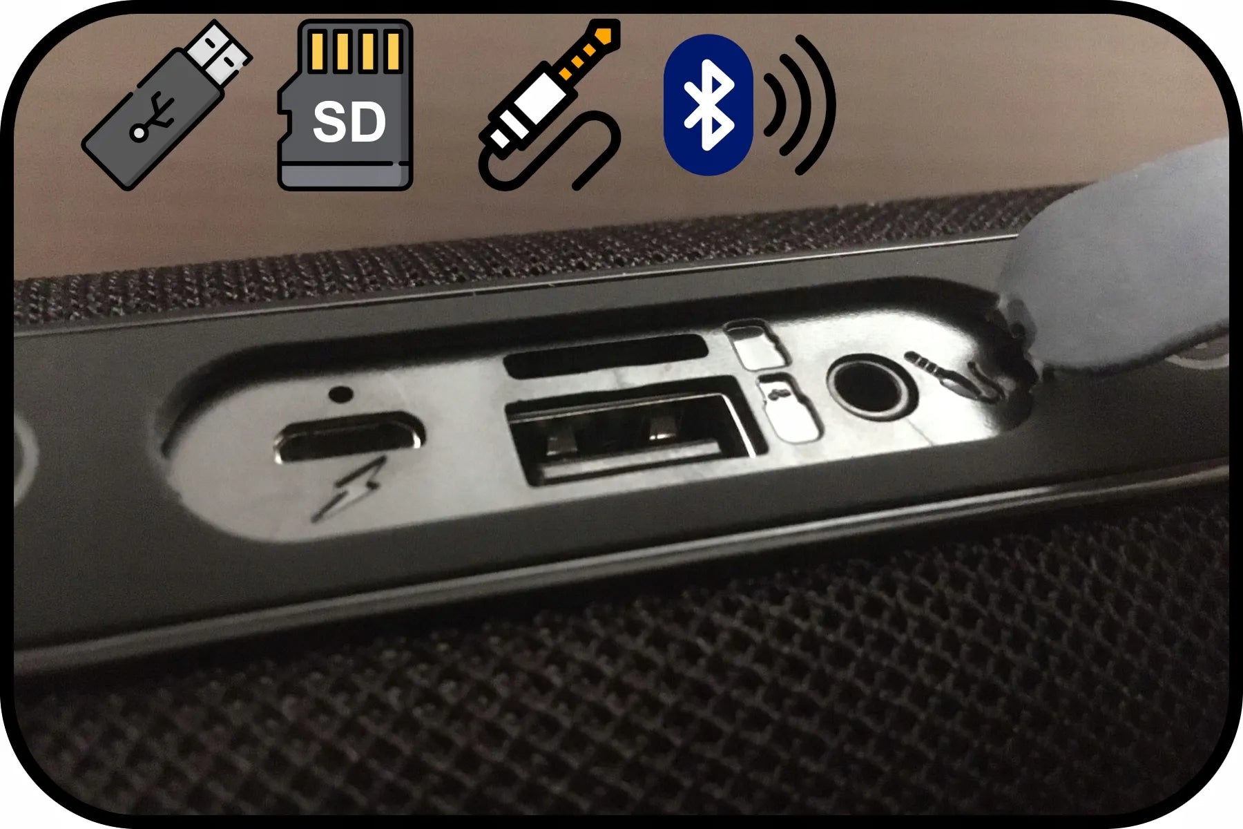 BLOW BT460 nešiojamas Bluetooth garsiakalbis su FM radiju, USB, SD ir AUX jungtimis, juodas