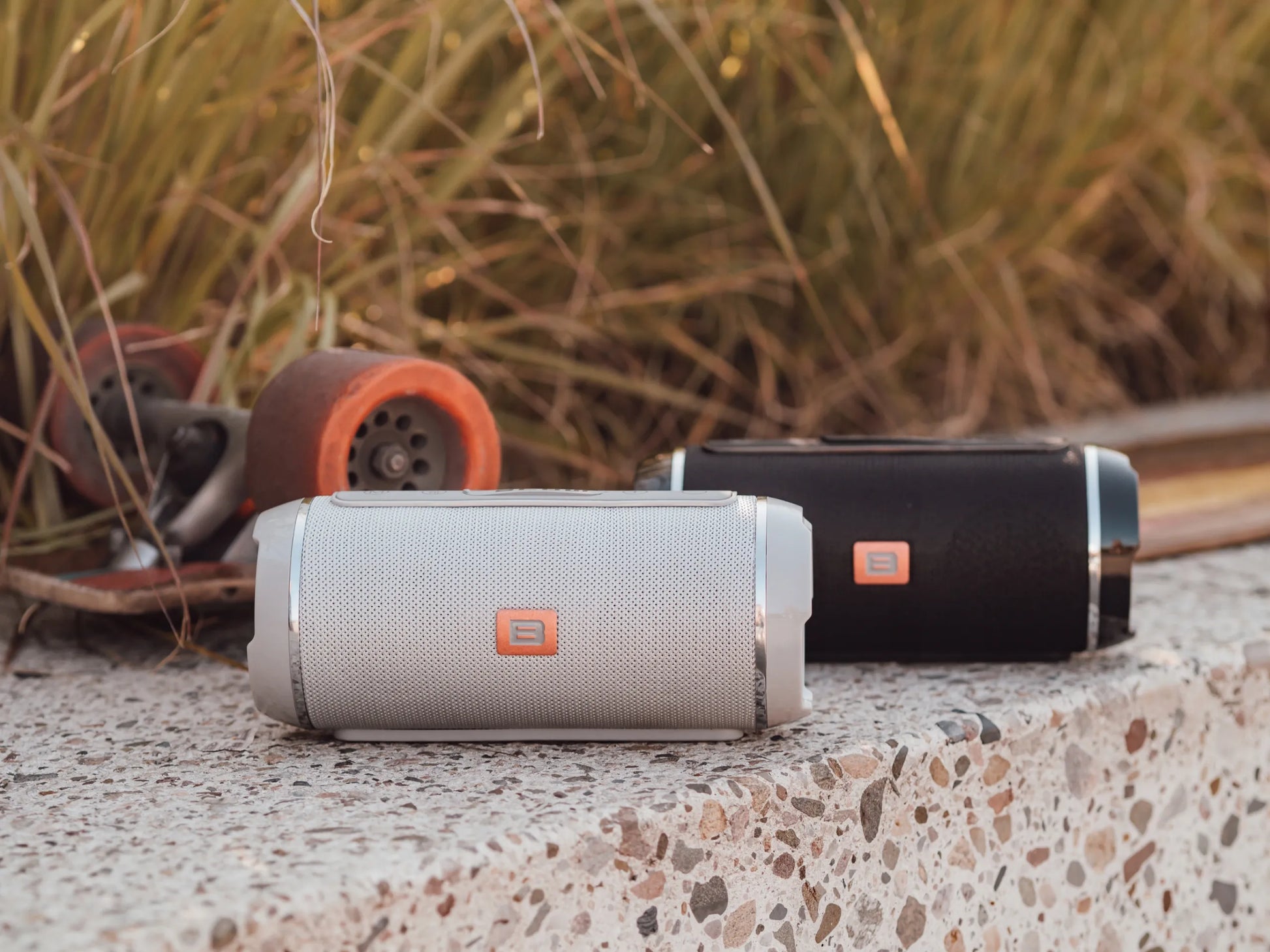 BLOW BT460 nešiojamas Bluetooth garsiakalbis su FM radiju, USB, SD ir AUX jungtimis, juodas