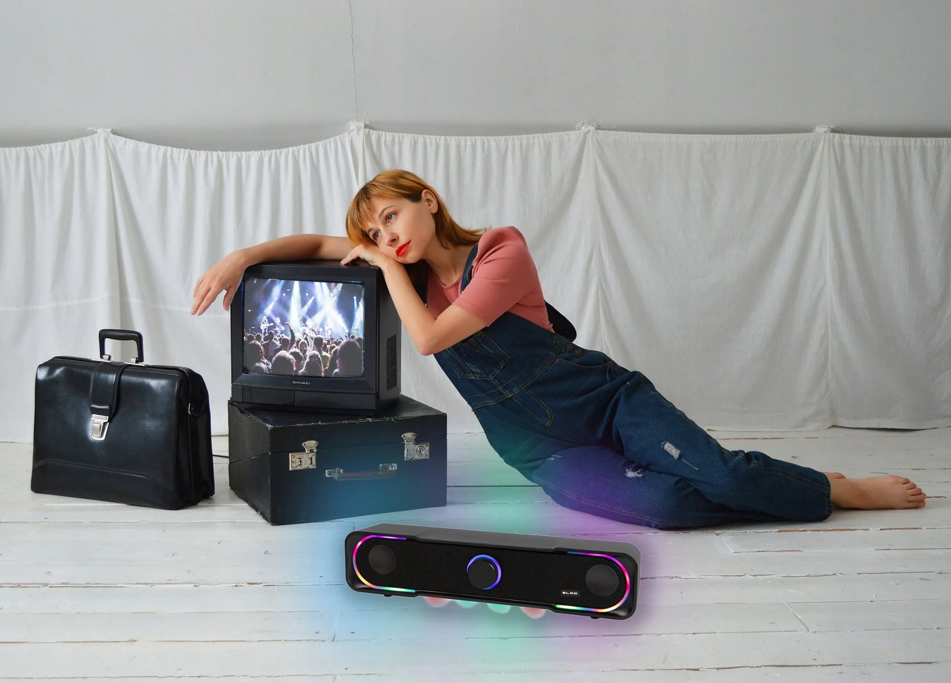 BLOW MS-32 2.0 kompiuterio soundbar kolonėlės su RGB LED apšvietimu, AUX ir USB