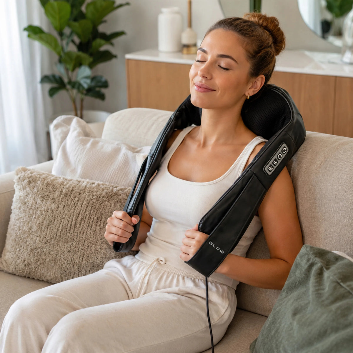 „BLOW Shiatsu“ masažuoklio pagalvė kaklui, nugarai ir pečiams su šildymo funkcija