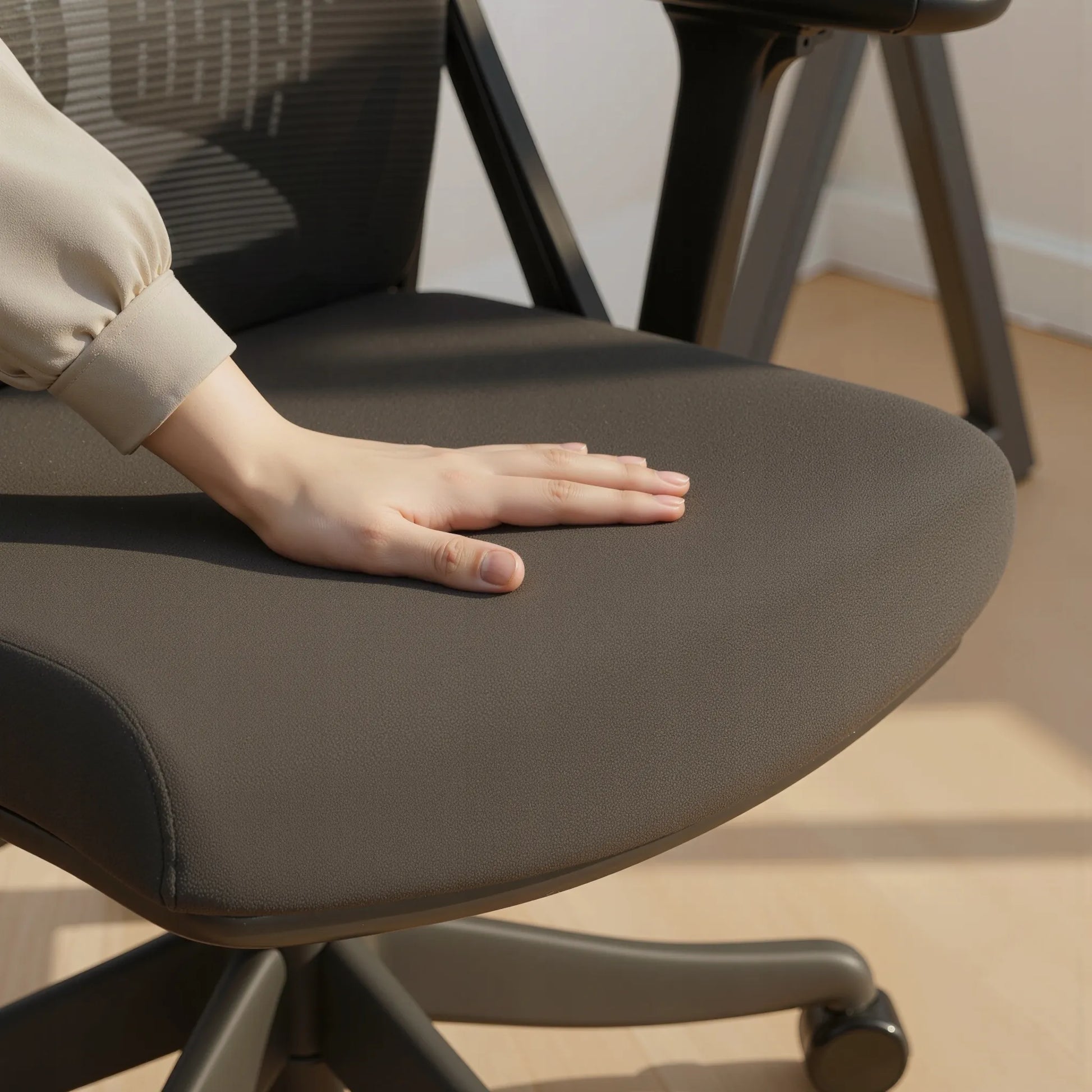 BOSTE ergonominė besisukanti biuro kėdė patogi reguliuojama
