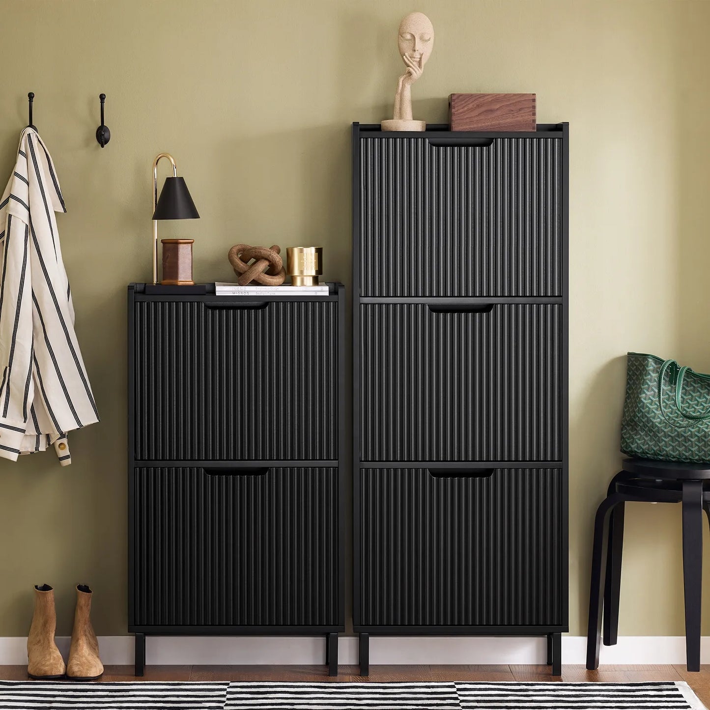 Butėlė su 3 durelėmis prieškambariui, pastatoma, juoda, 50x19 FSR177-H-SCH