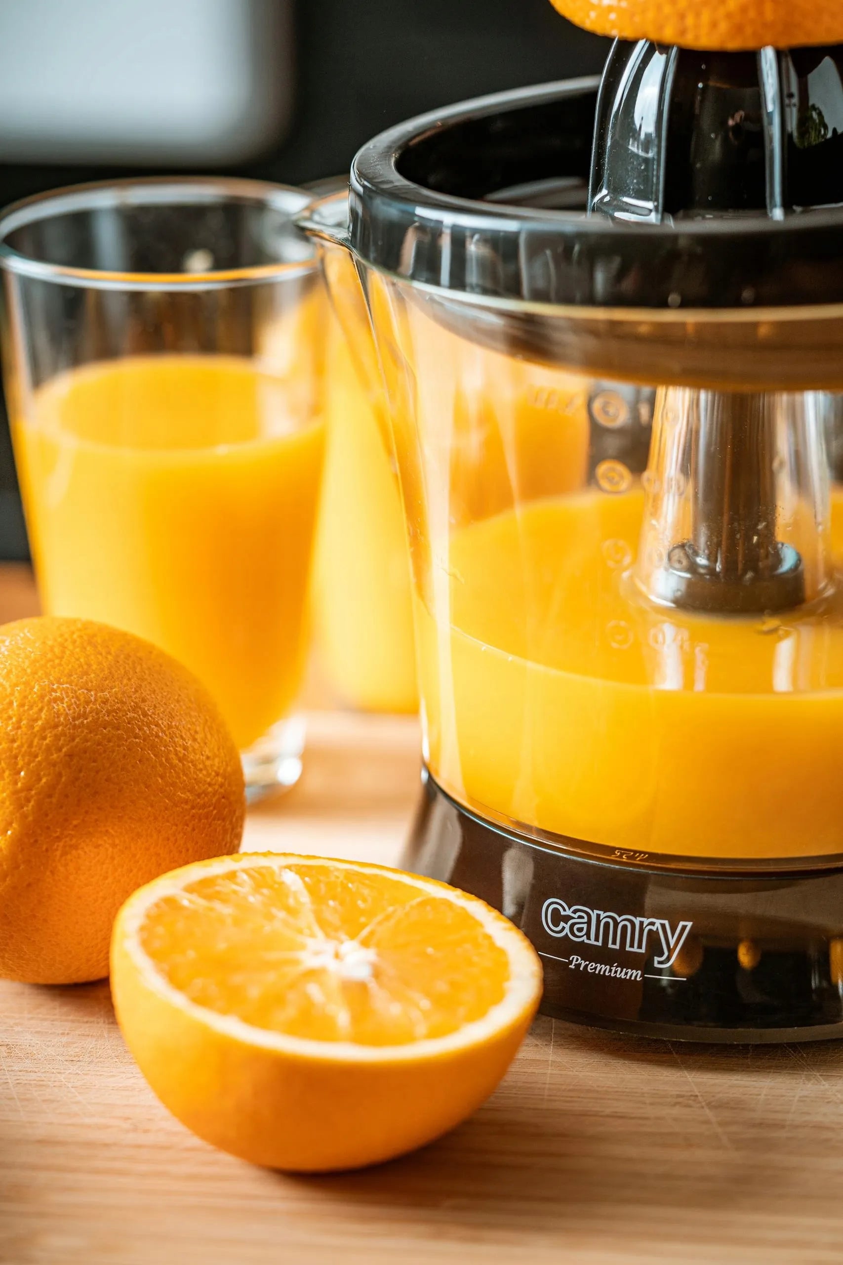 Citrusų sulčiaspaudė virtuvei 60 W, dvikryptė, 2 kūgiai, 1 l talpa