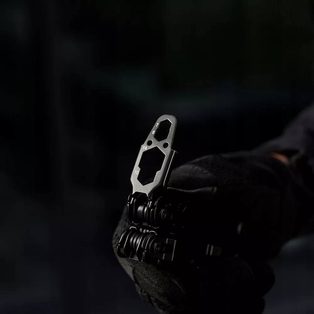 Daugiafunkcis įrankis M-Tac Type 9 11-in-1 su dėklu, juodas