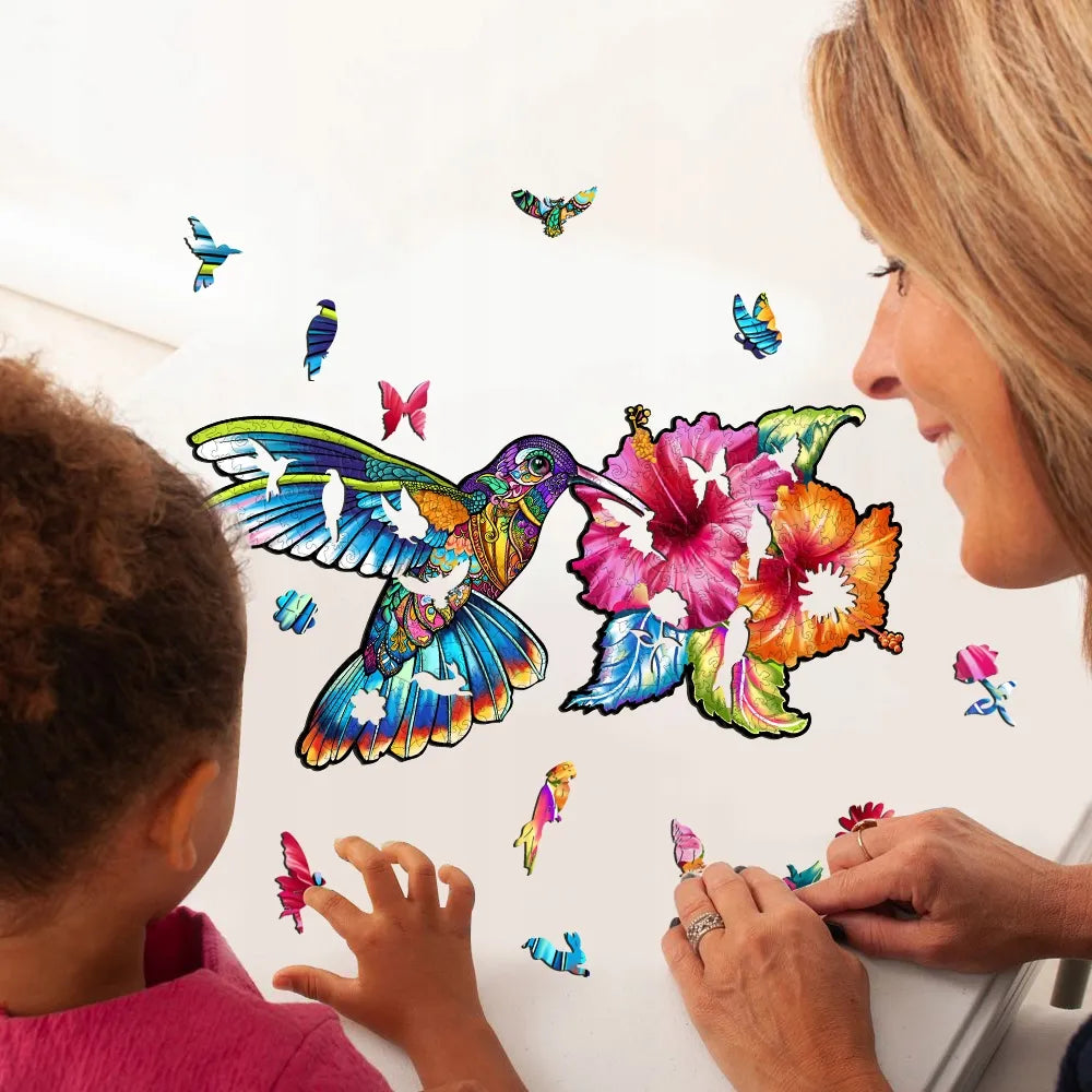 DIDELĖS MEDINĖS DĖLIONĖS SUAUGUSIESIEMS KOLIBRIS 235 DETALĖS MEDINĖJE DĖŽUTĖJE