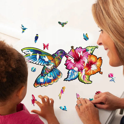 DIDELĖS MEDINĖS DĖLIONĖS SUAUGUSIESIEMS KOLIBRIS 235 DETALĖS MEDINĖJE DĖŽUTĖJE