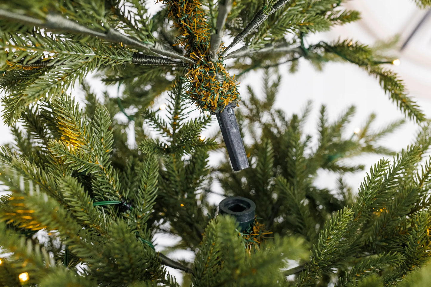 Dirbtinė eglutė Arkties eglė žalia PE+PVC 1,95 m + LED girlianda